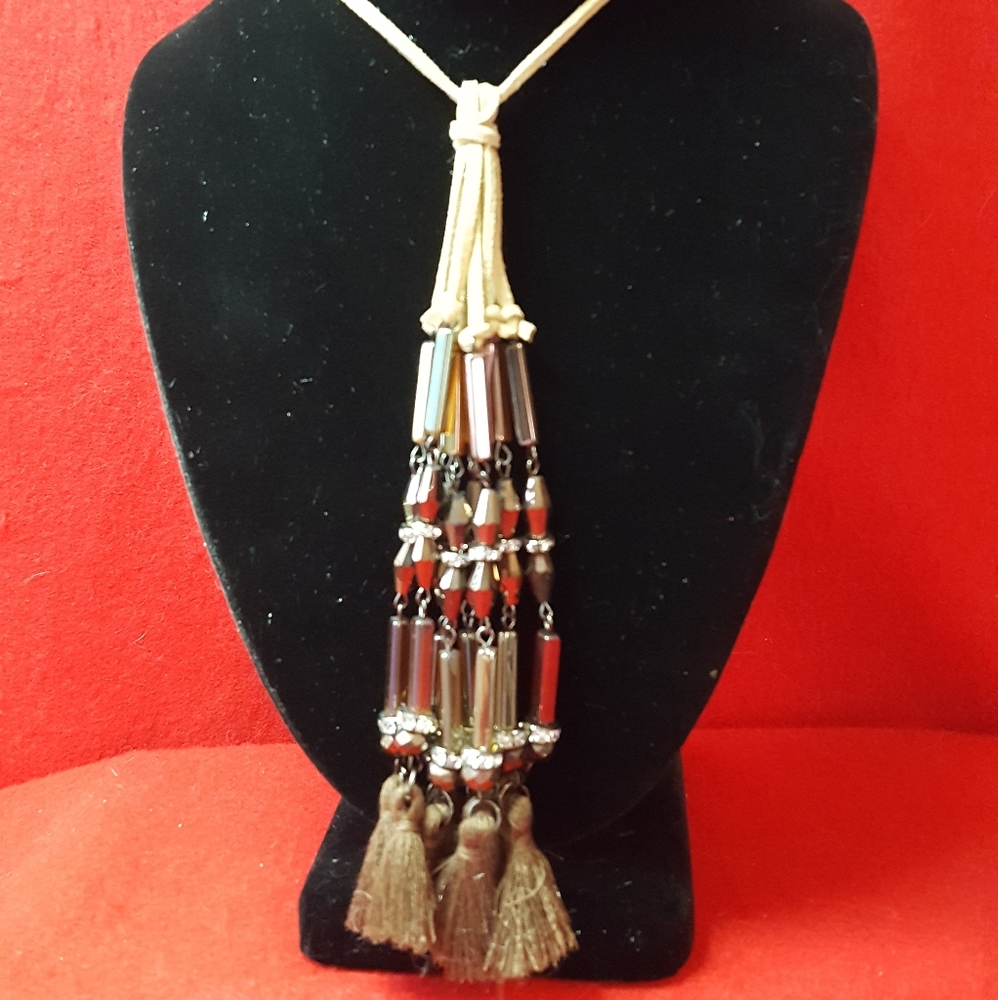 Beaded tassle necklace - Picture 1 of 3
